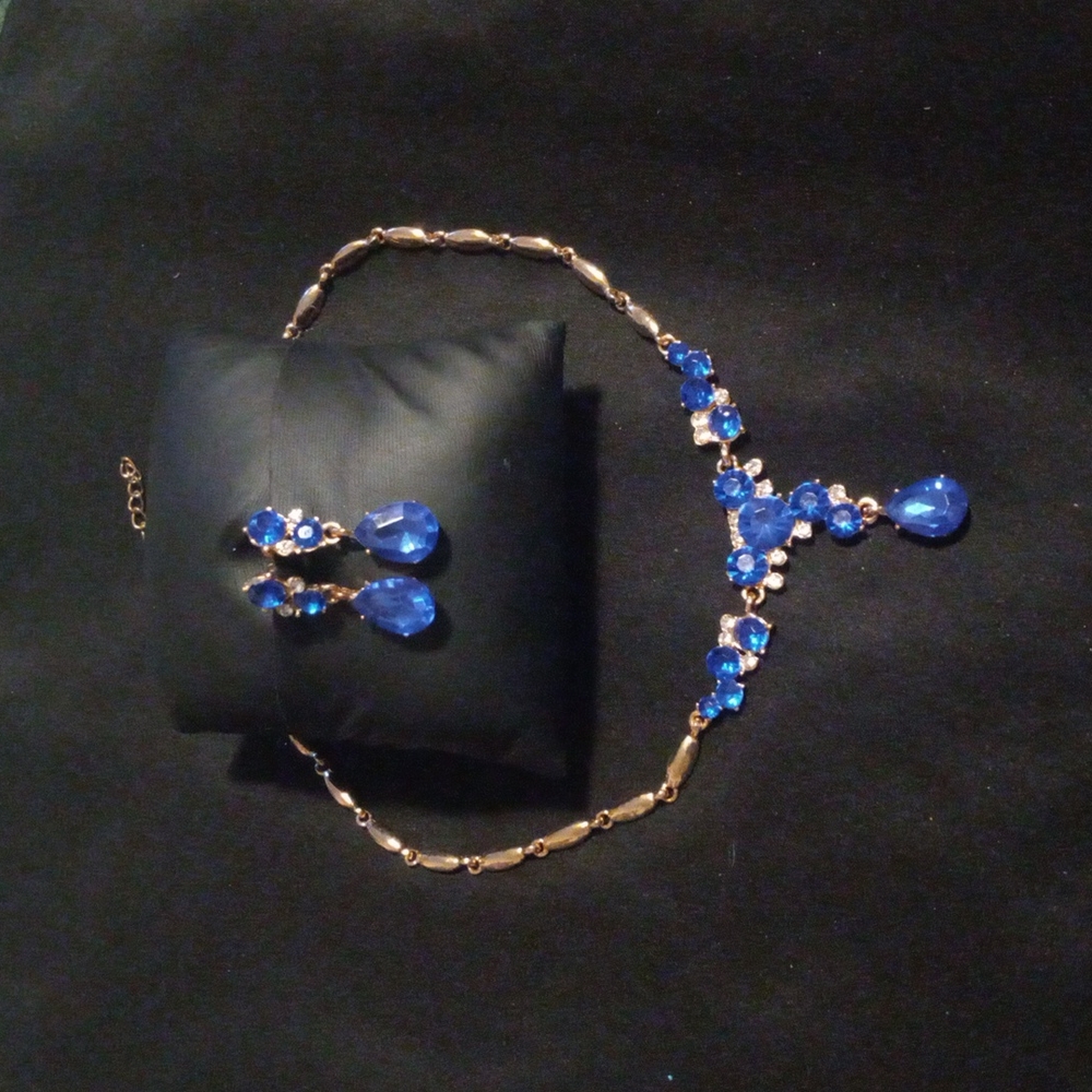 Gold Tone Necklace & Earrings With Blue Gem Stones